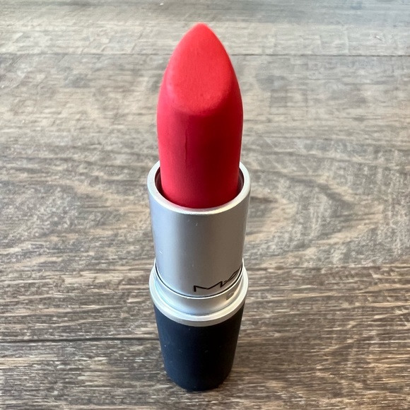 Different MAC lipstick shades - Picture 12 of 13